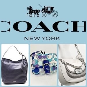 Bags purses wristlets wallets 👀....